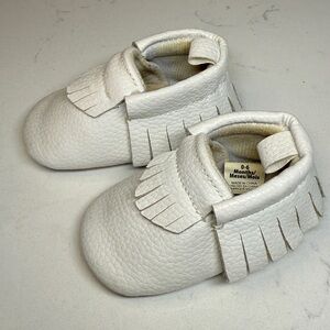 CANDY GIRL BABY WHITE MOCCASINS-SZ 0
